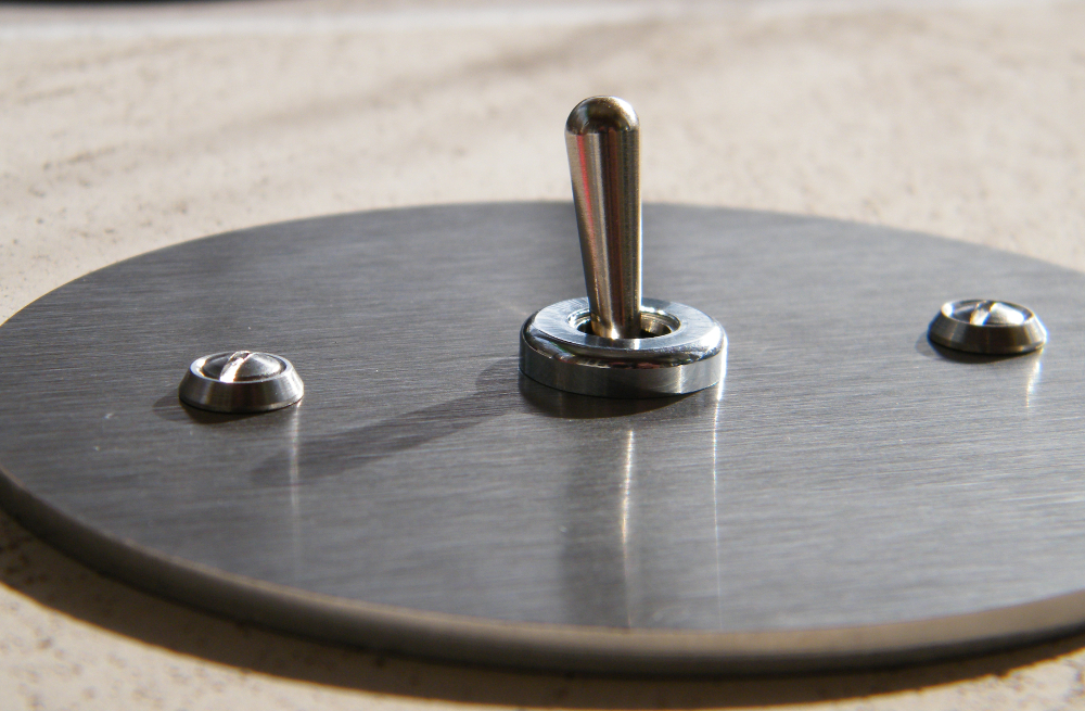 1i1-interrupteur-inox-rond1.2.JPG