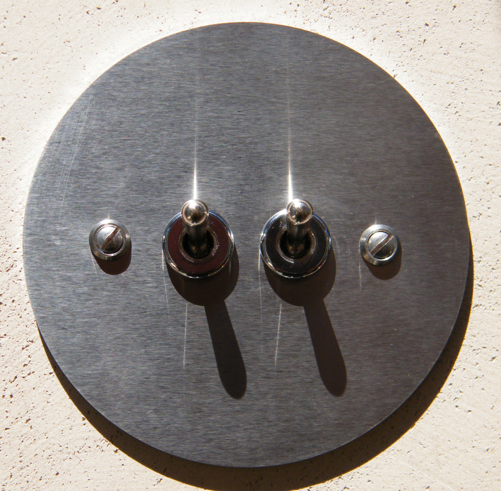 4i1-interrupteur-double-inox-rond4.1.JPG