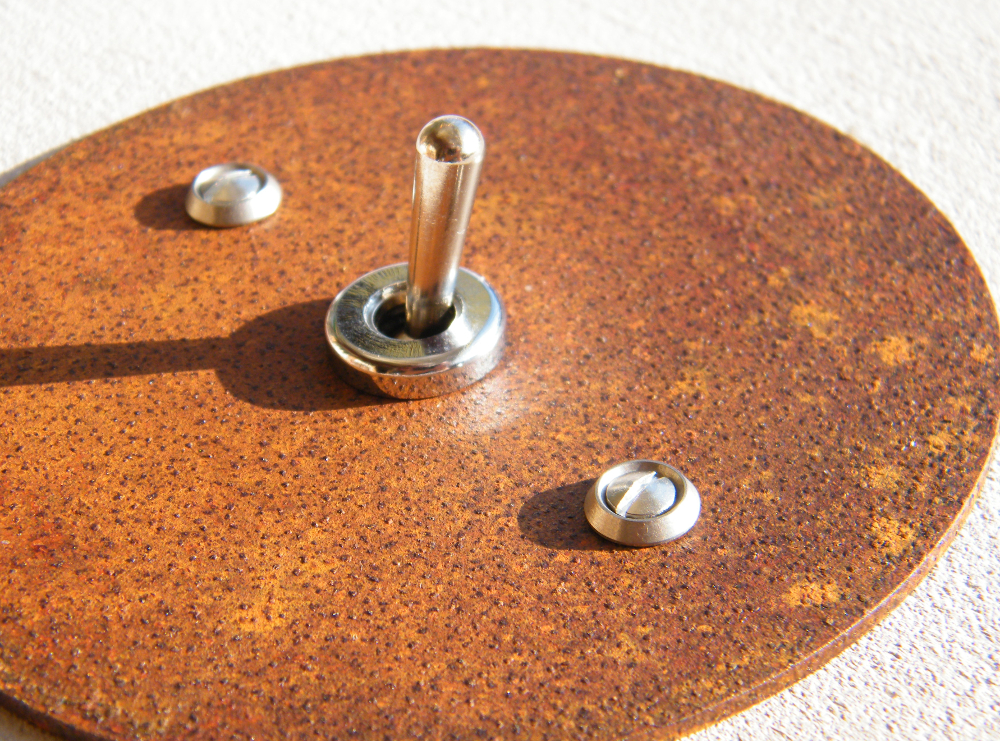 1r1-interrupteur-rouille-rond1.3