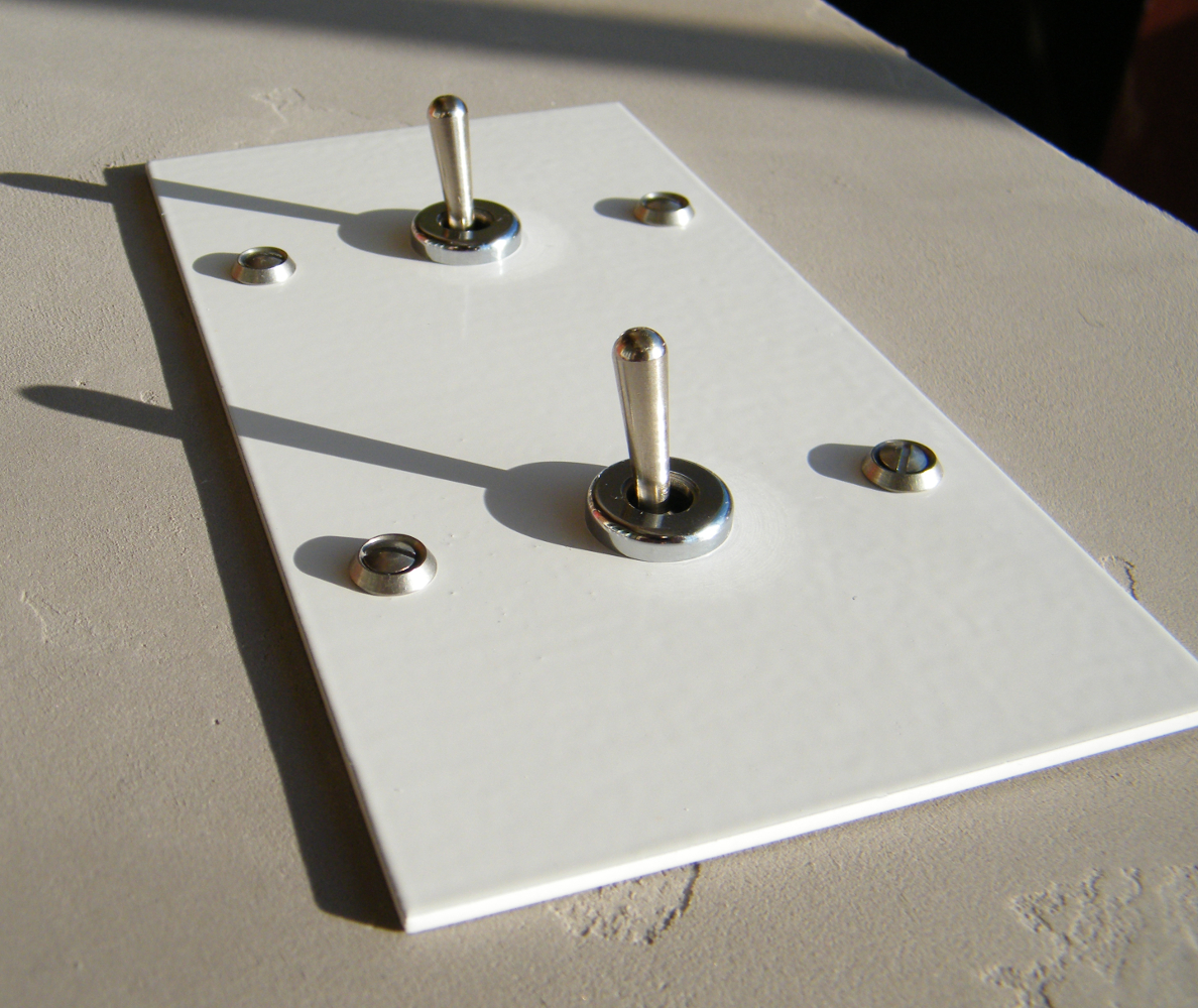 12b4-interrupteur-double-blanc-carre12-2