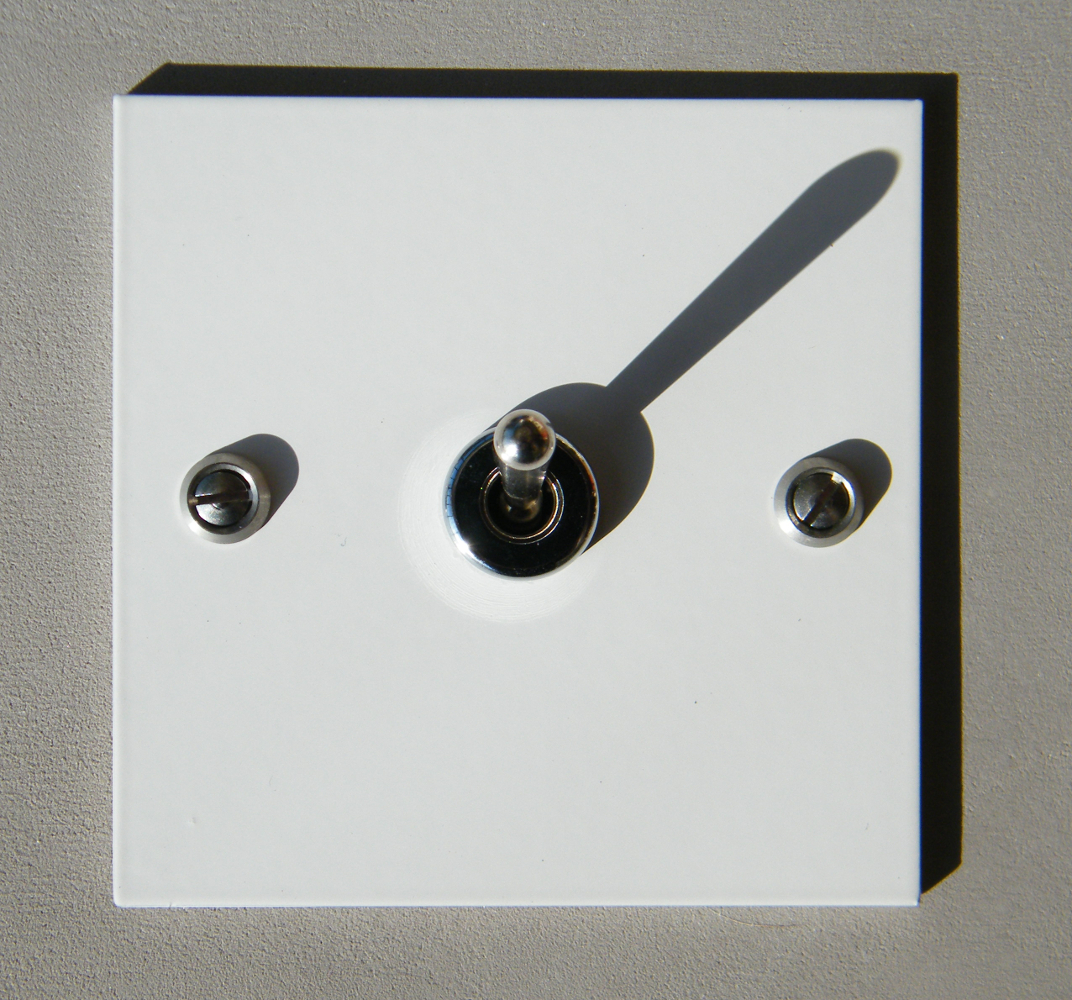 1b4-interrupteur-blanc-carre1-1