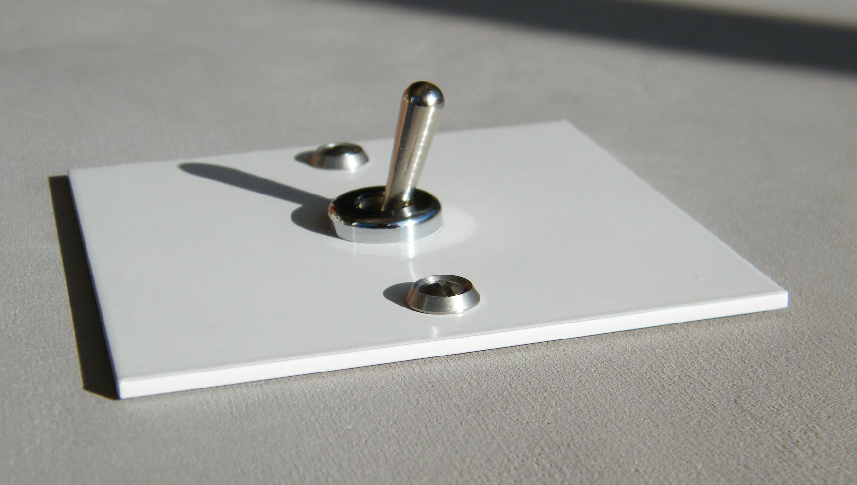 1b4-interrupteur-blanc-carre1-4