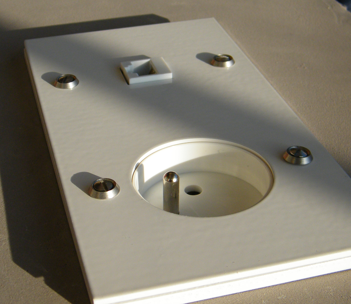 7b4-rj45-blanc-carre7-2