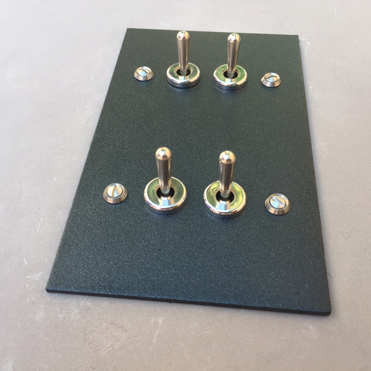 14n2-interrupteur quadruple.2