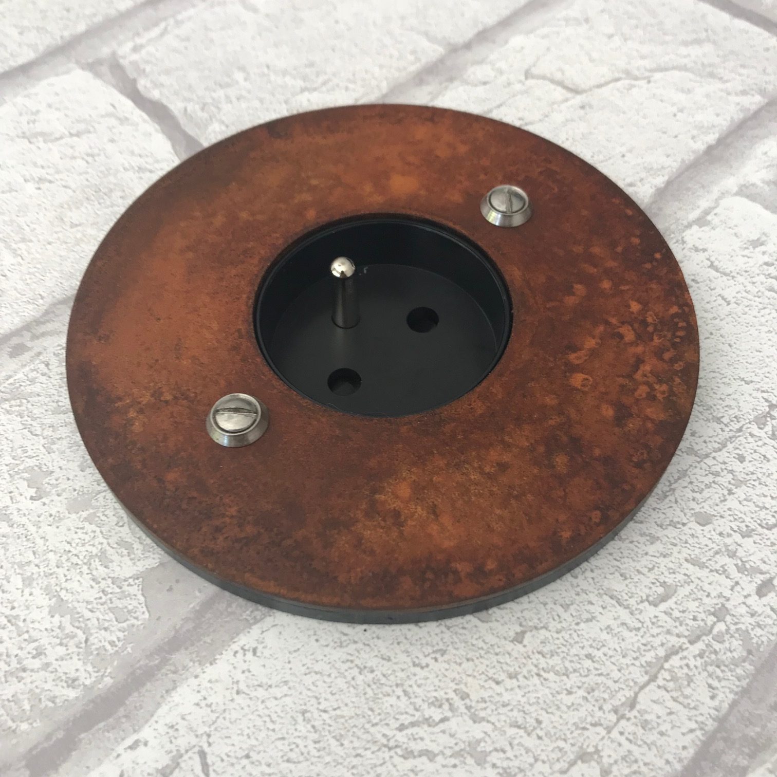 5r1-prise ronde rouille