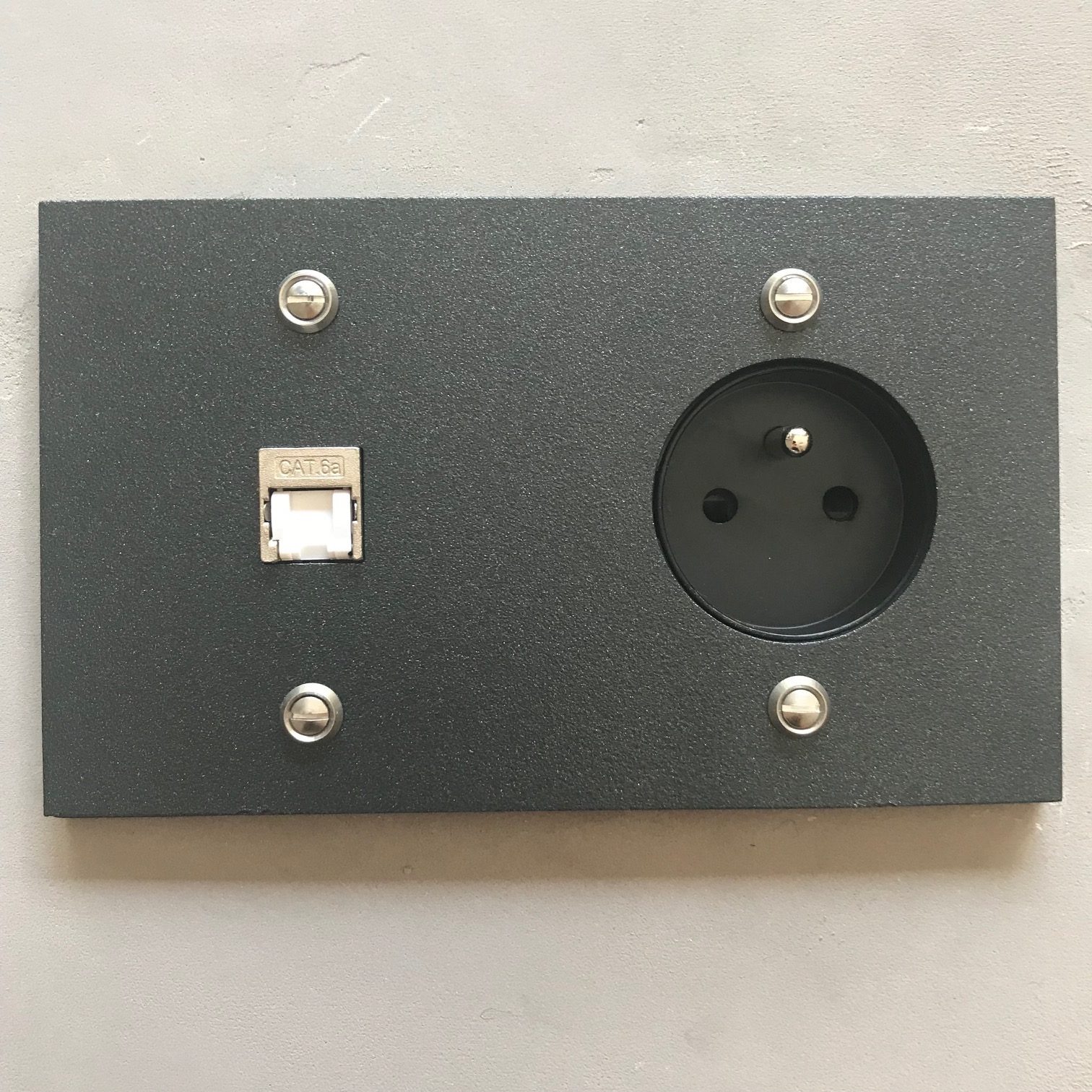 7n2-prise RJ45 prise 220 noir rect