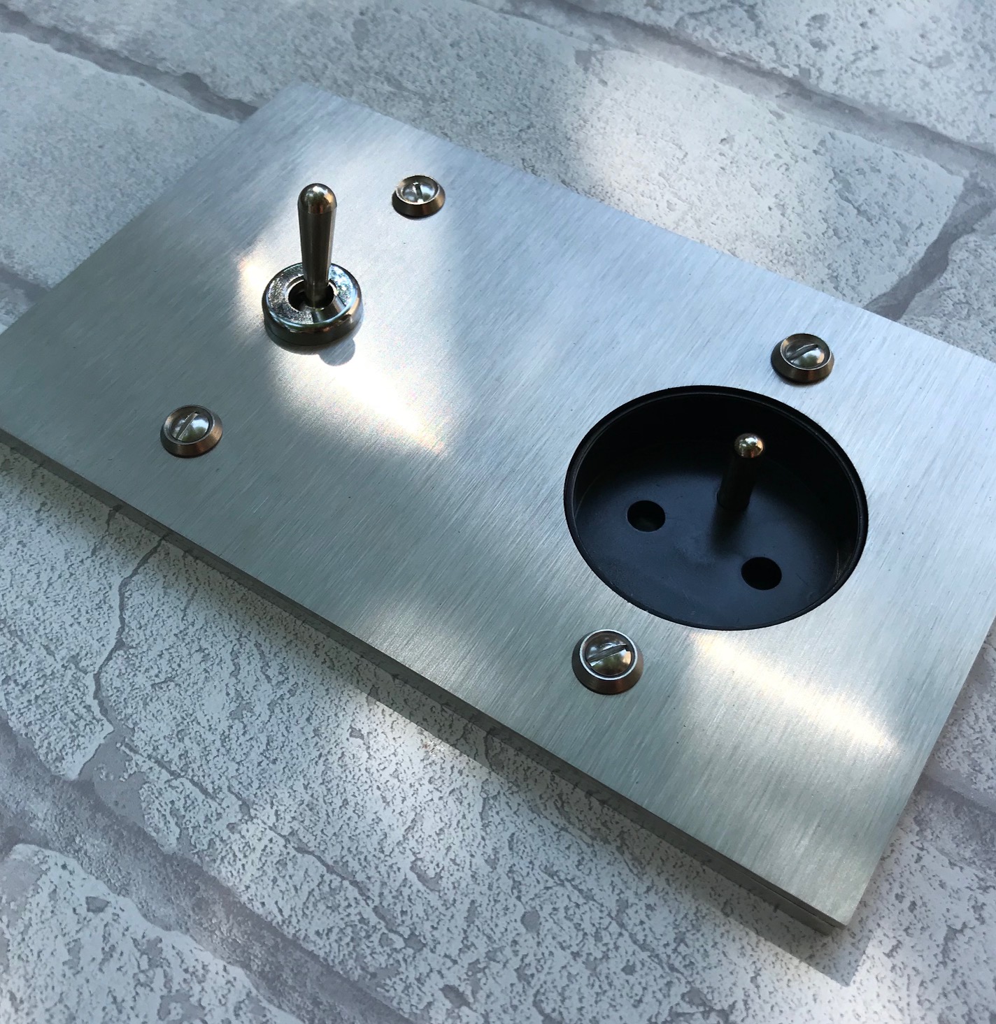 15i2-interrupteur et prise inox rect.2