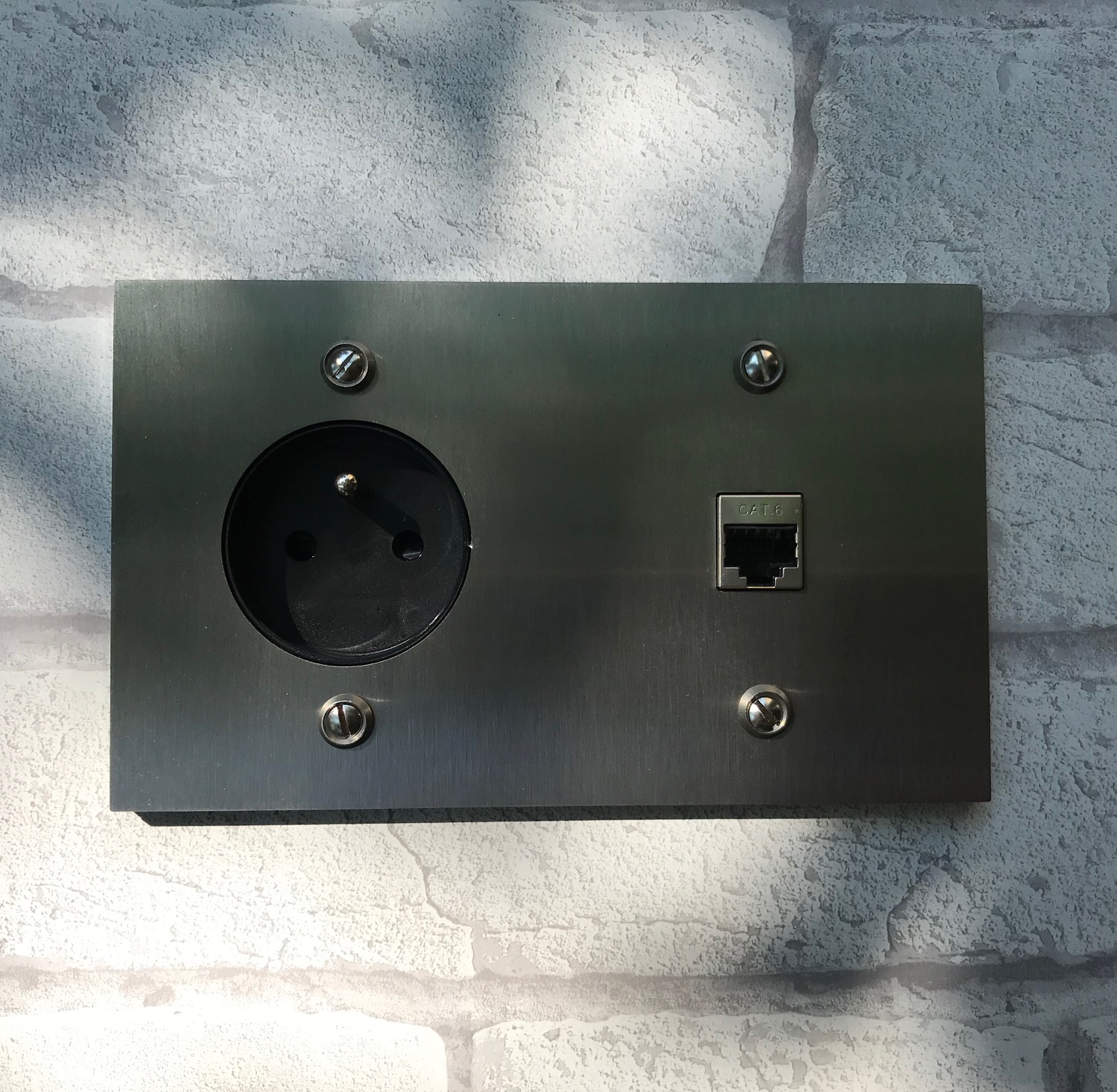 7i2-RJ45 et prise inox rect.1