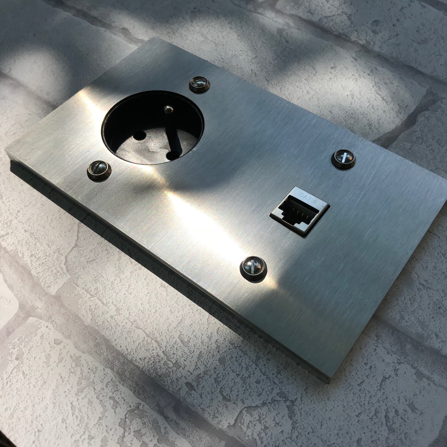 7i2-RJ45 et prise inox rect.2