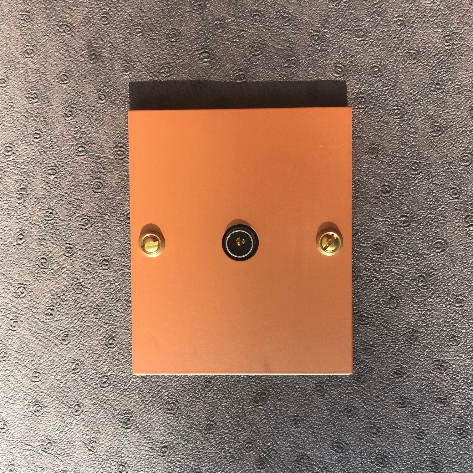 11cu2-priseTV-cuivre-rectangle-1