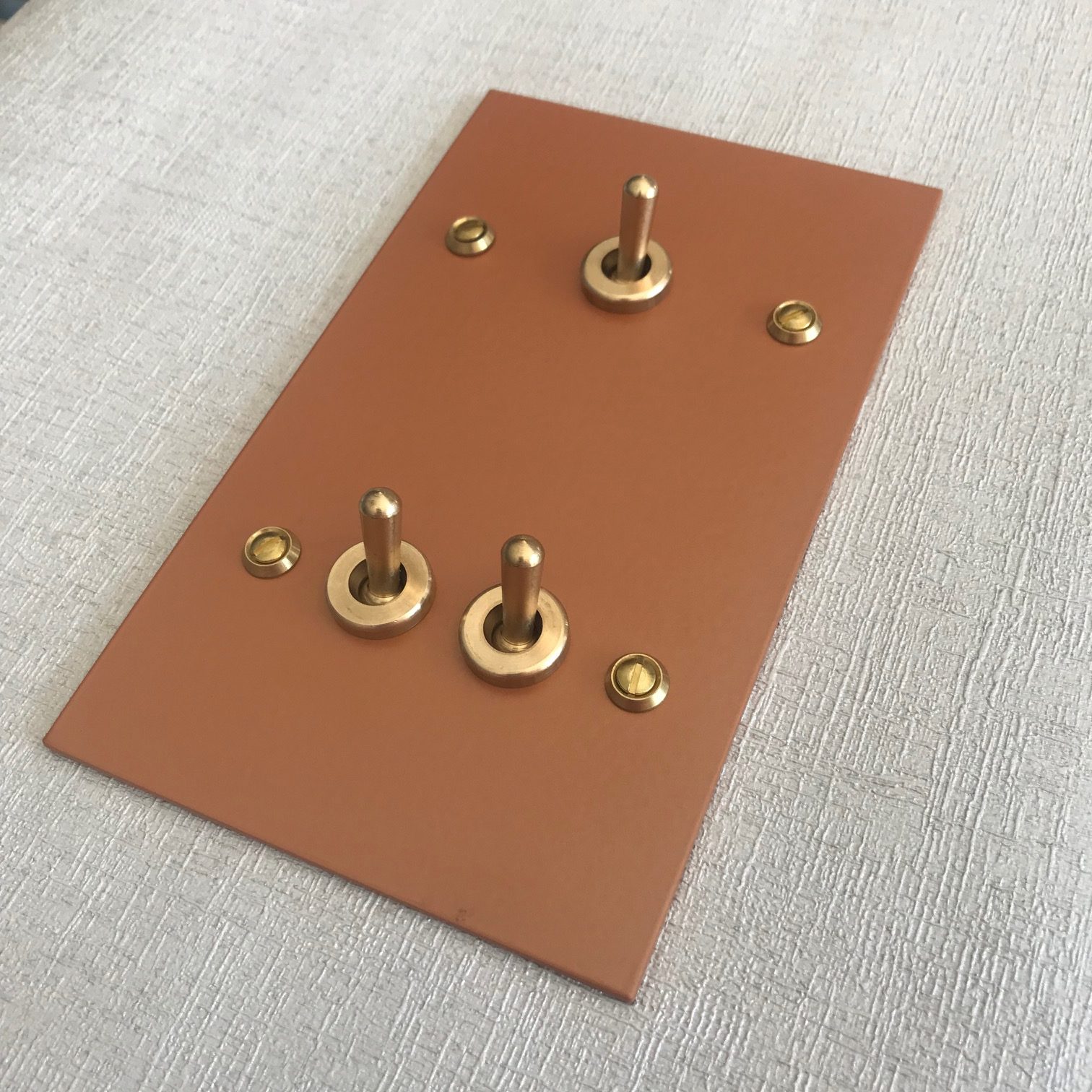 13cu2-interrupteur-triple-cuivre-rectangle-2