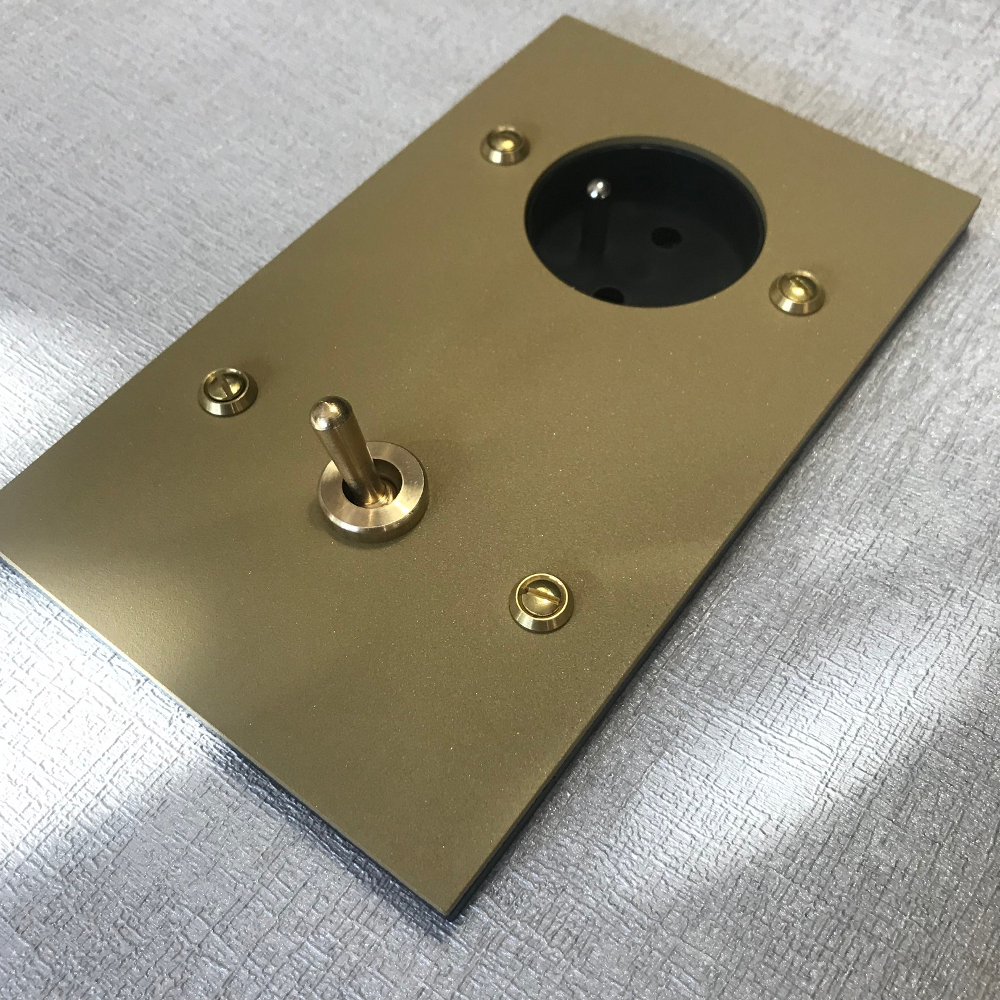 15g2-interrupteur-prise-or-rectangle-2