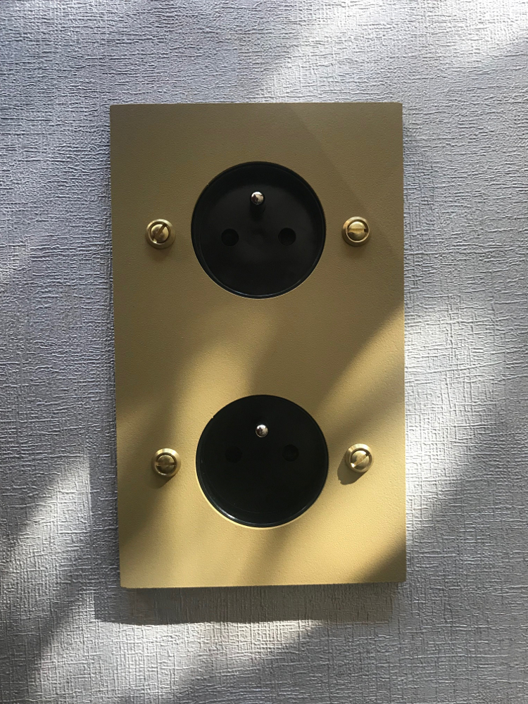 6g2-double-prise-or-rectangle-2