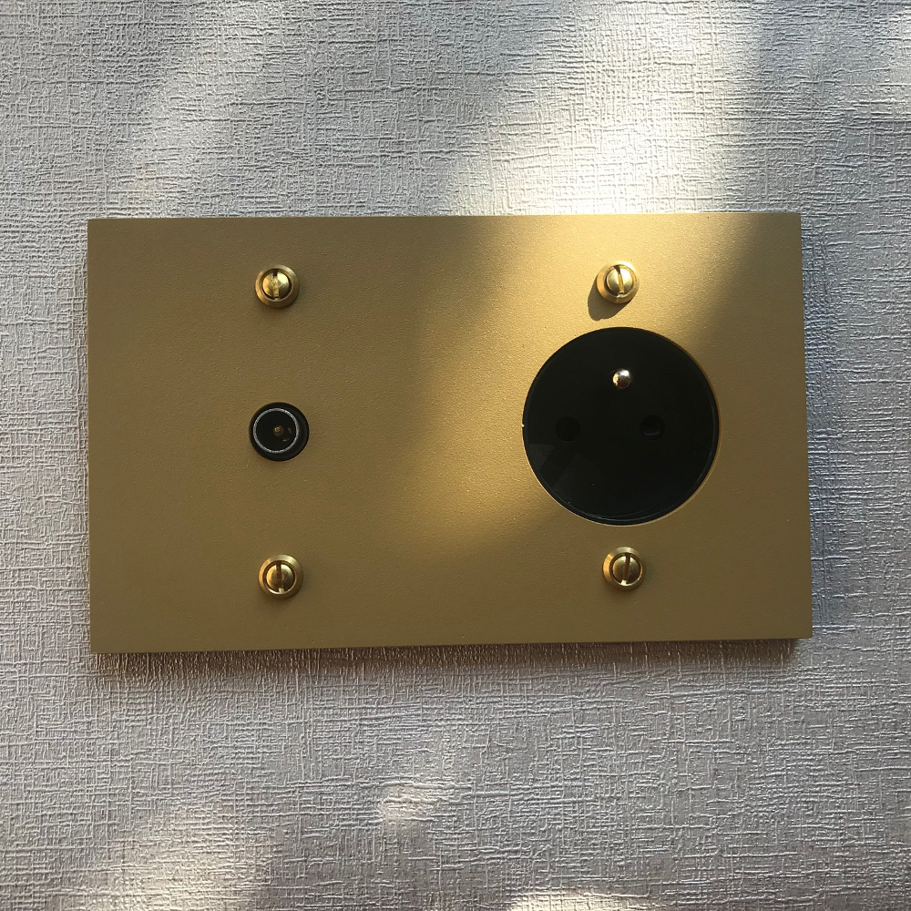 8g2-priseTV-prise-or-rectangle-1