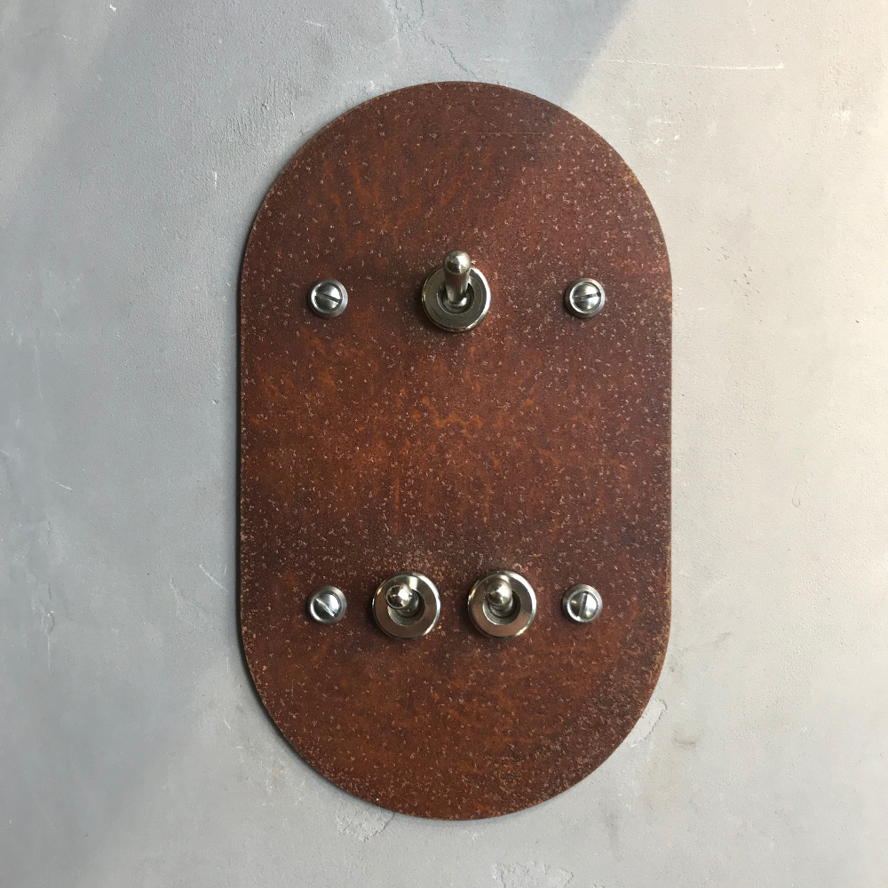 13r1-interrupteur triple-rond-rouille-1