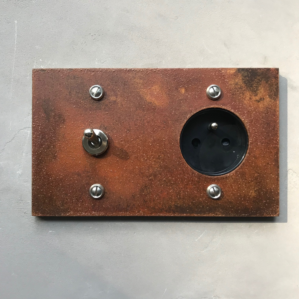15c2-interrupteur-prise-corten-rectangle-1