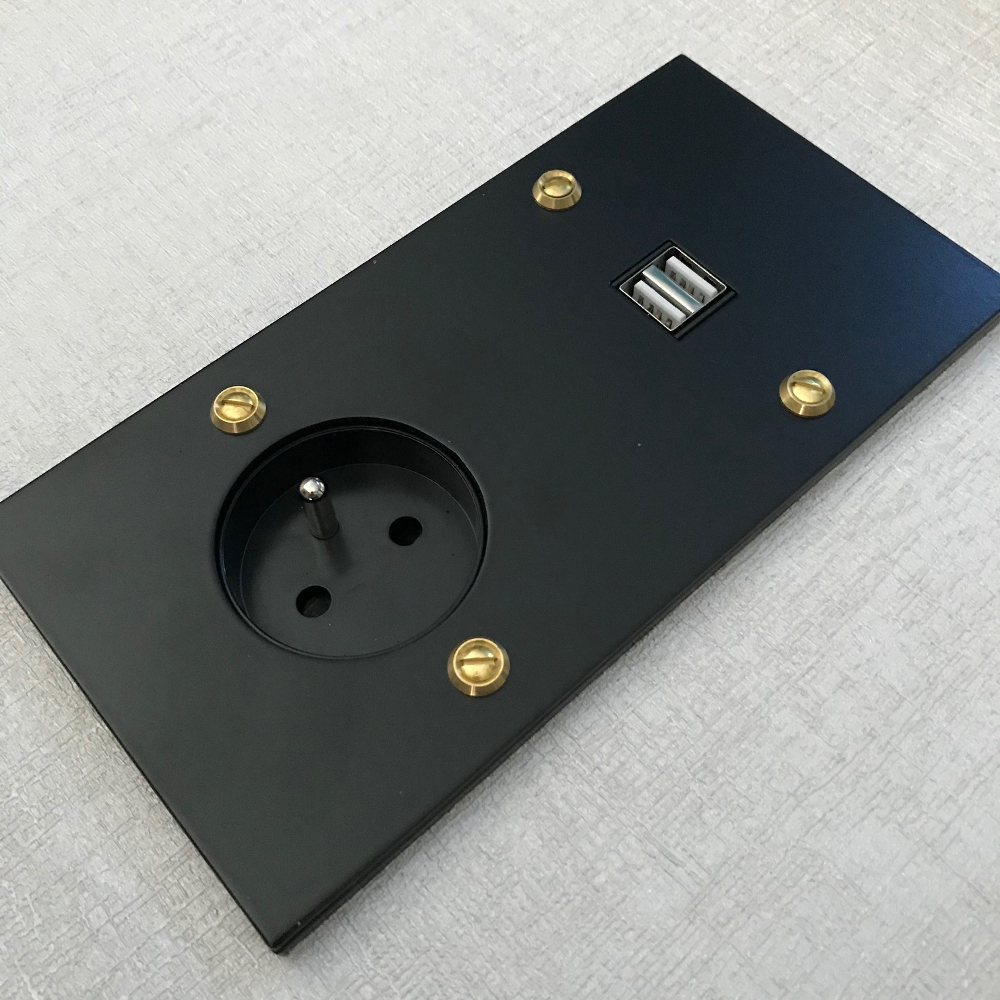 17nm4-prise usb-noir-mat-basic-loft.2