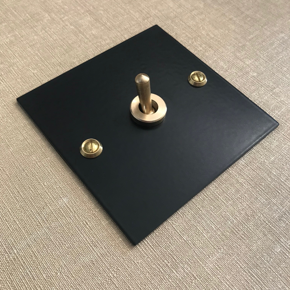 1nm4-interrupteur-noir-mat-basic-loft-2