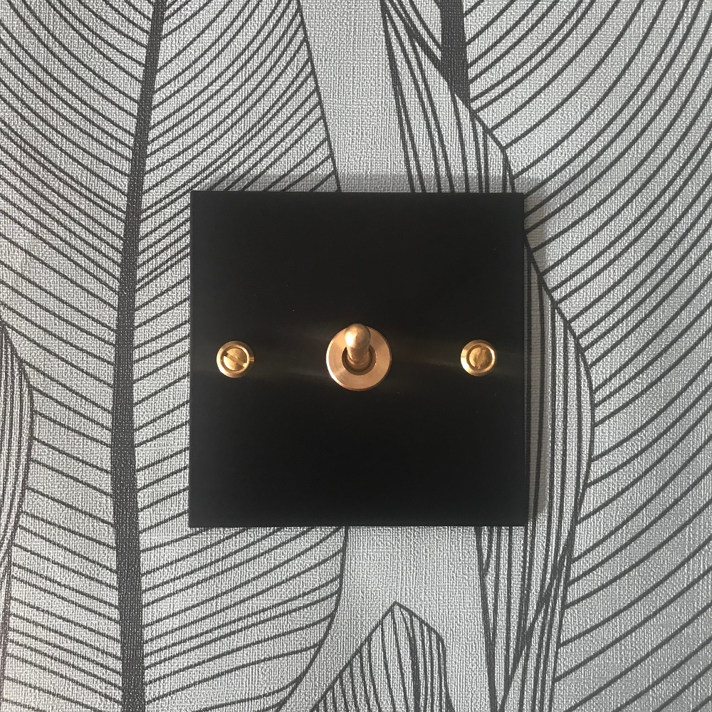 1nm4-interrupteur-noir-mat-basic-loft-3