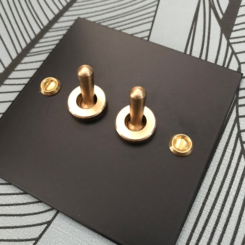 Après tout, le noir mat…