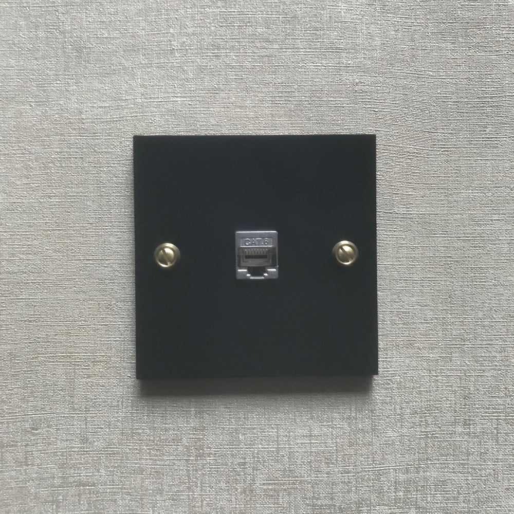 10nm4-RJ45-noir-mat-basic-loft.1