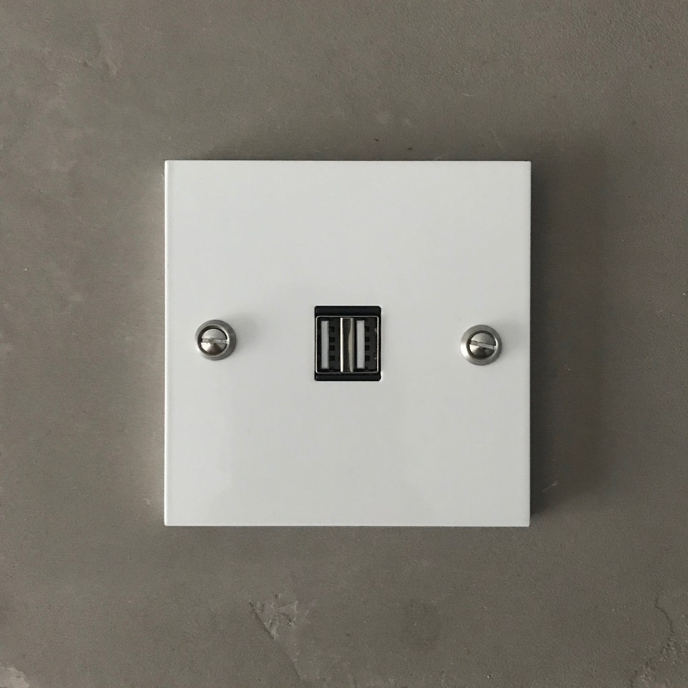 16b4-usb-blanc-carré.1