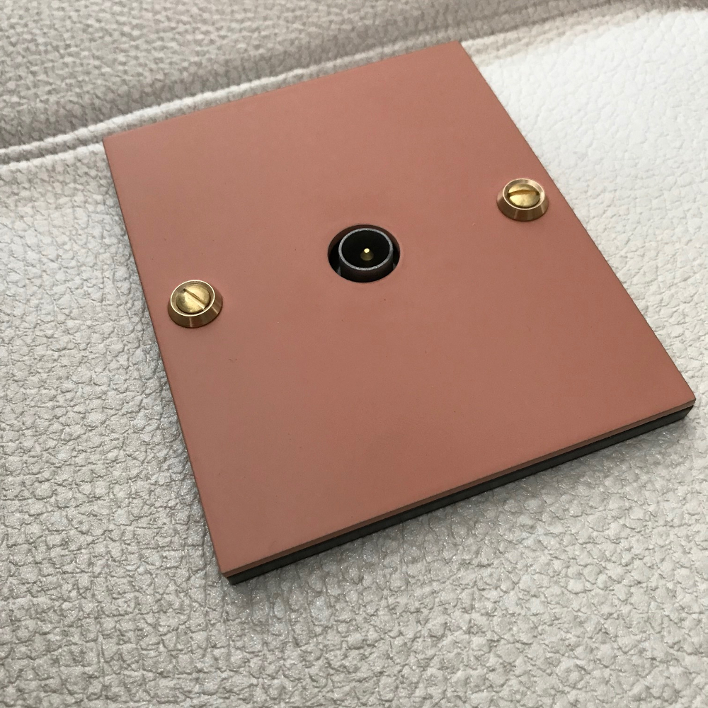 11t2-prise TV-terracotta-rectangle-2