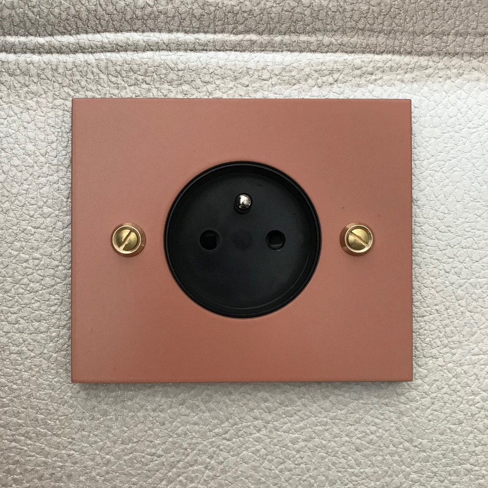 5t2-prise électrique-terracotta-rectangle-1