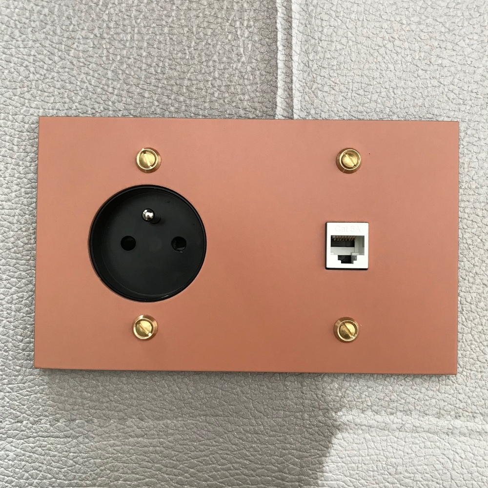 7t2-prise-RJ45-terracotta-rectangle-1