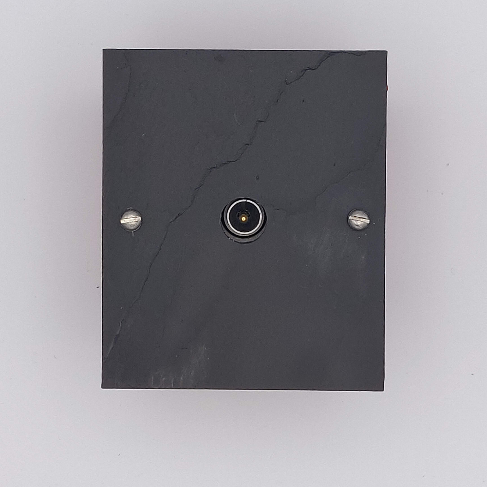 11pa2-prise TV-pierre-ardoise-1