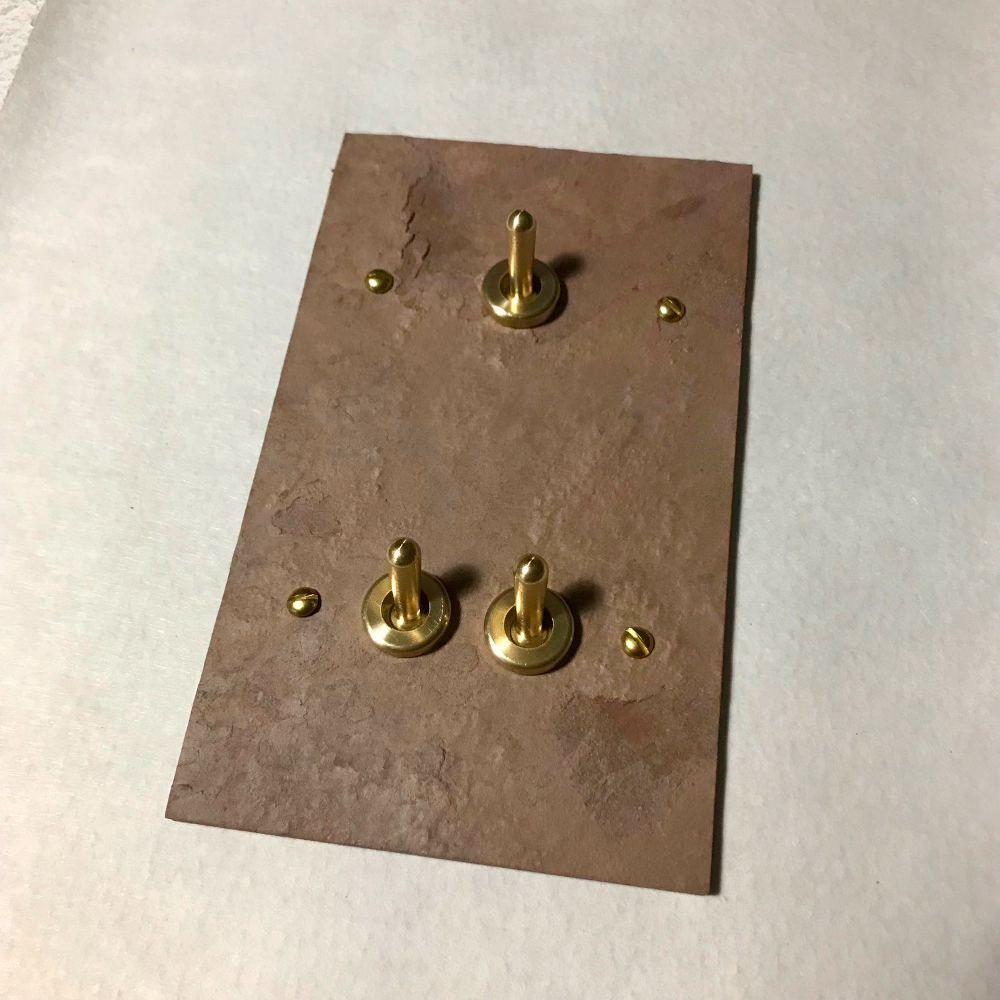 13pr2-interrupteur-triple-pierre-rose-2