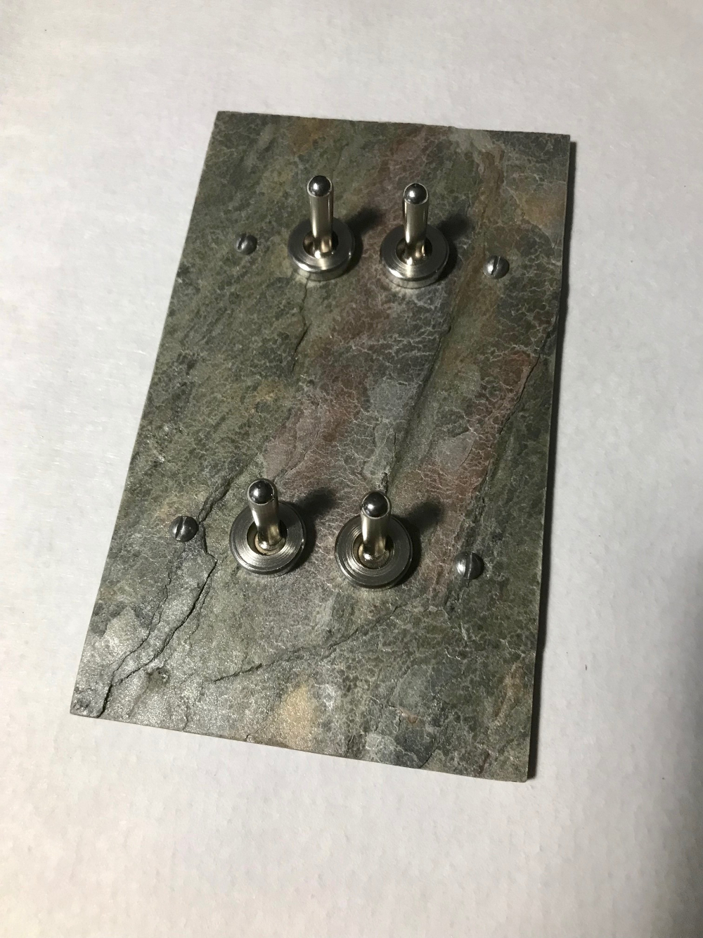 14pv2-interrupteur-quad-pierre-verte-2