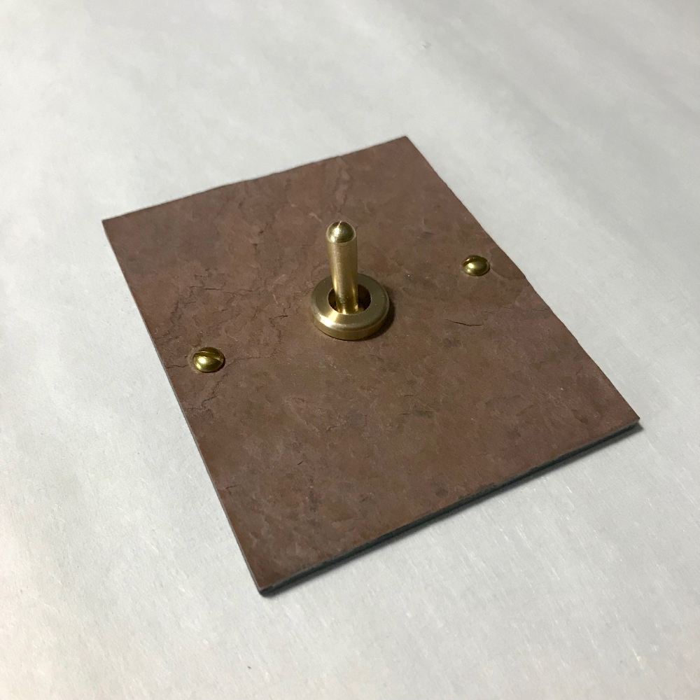 1pr2-interrupteur-pierre-rose-2