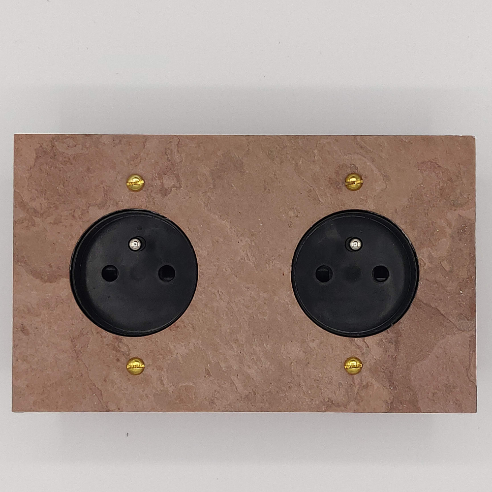 6pr2-prise-double-pierre-rose-1