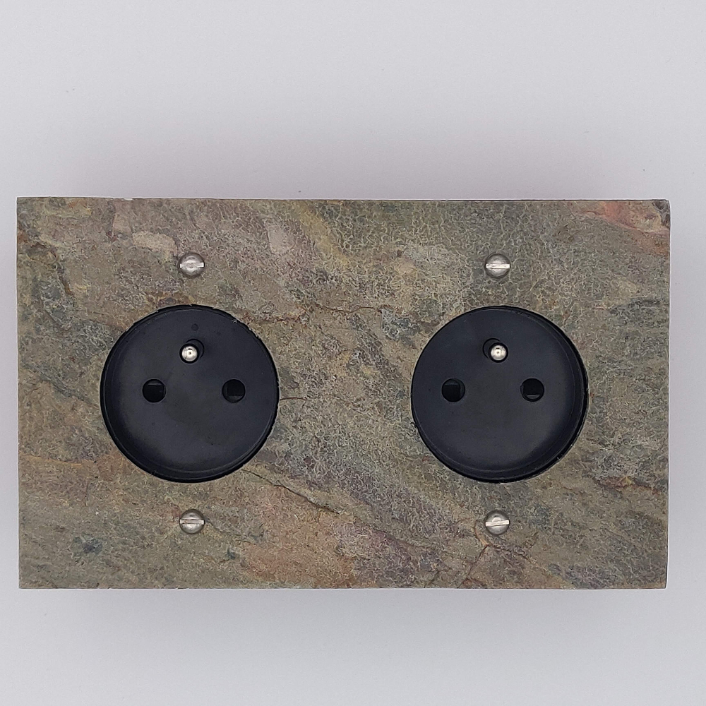6pv2-prise-double-pierre-verte-1