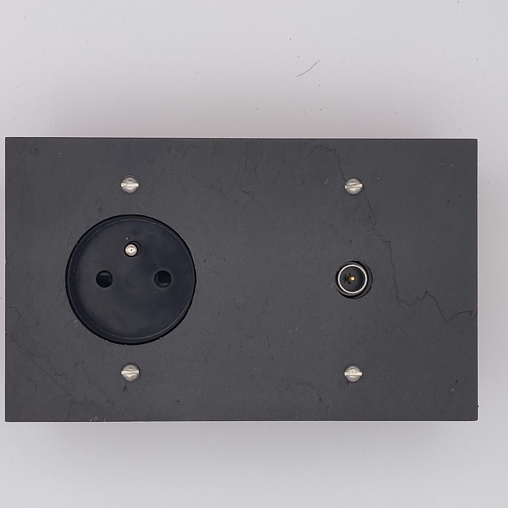 8pa2-prise-TV-pierre-ardoise-1