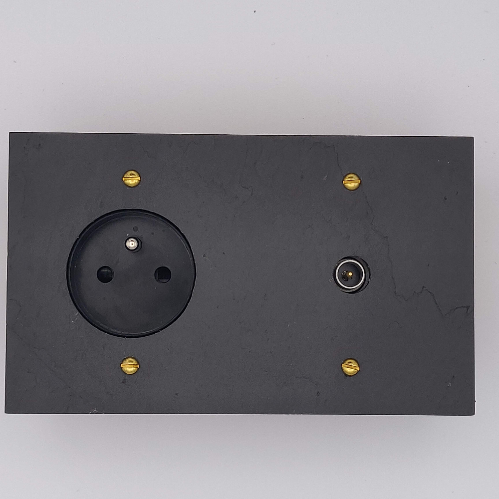 8pa2-prise-TV-pierre-ardoise-2