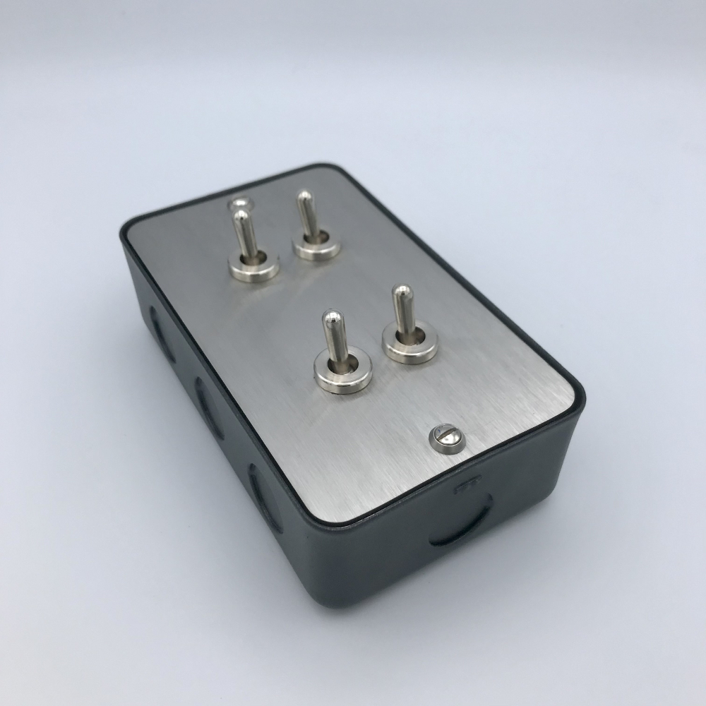 14s4-interrupteur-quad-levier-saillie-carré-2