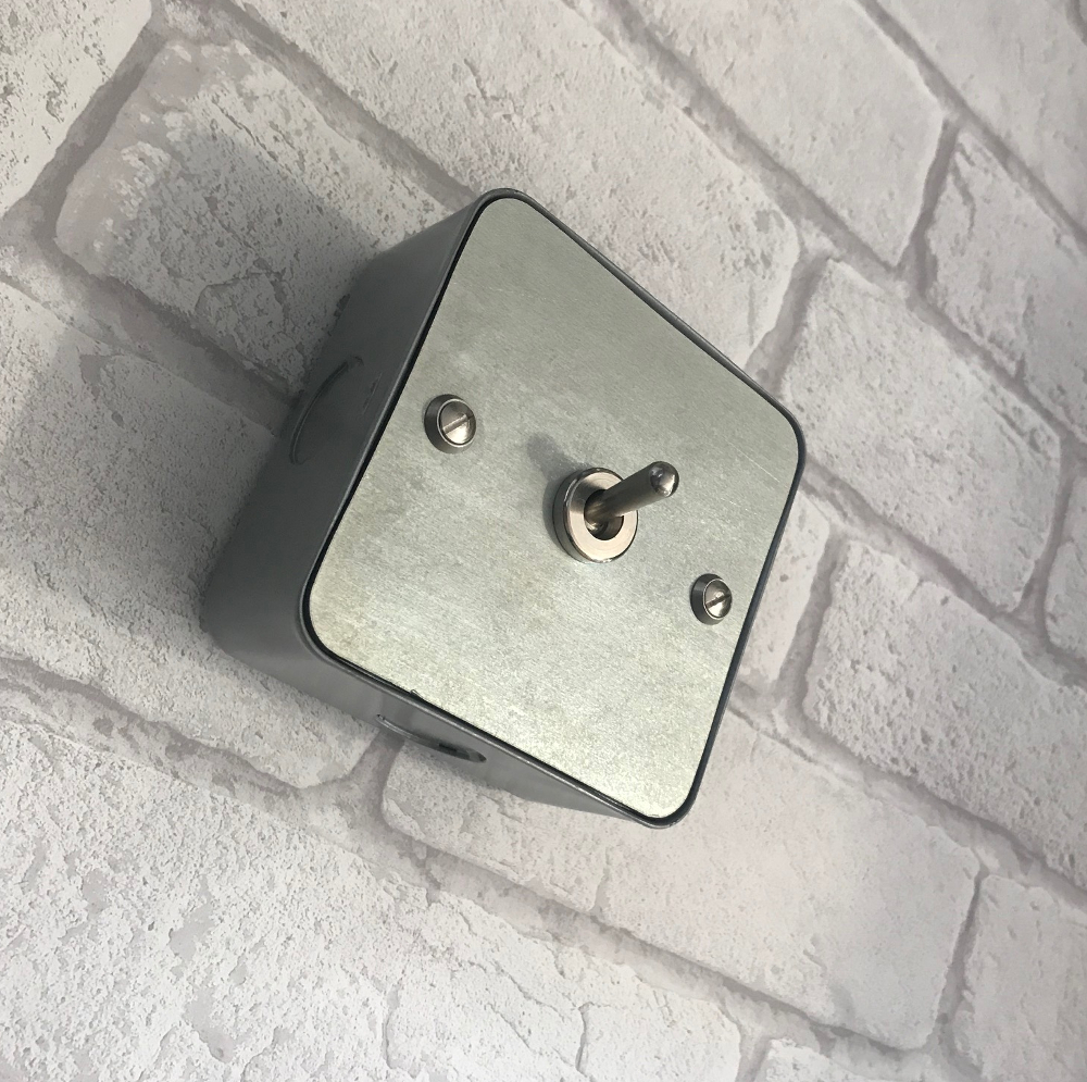 1s4-interrupteur-saillie-carré-2