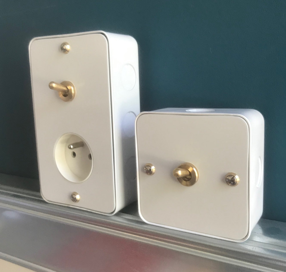 1s4-interrupteur-saillie-carré-4