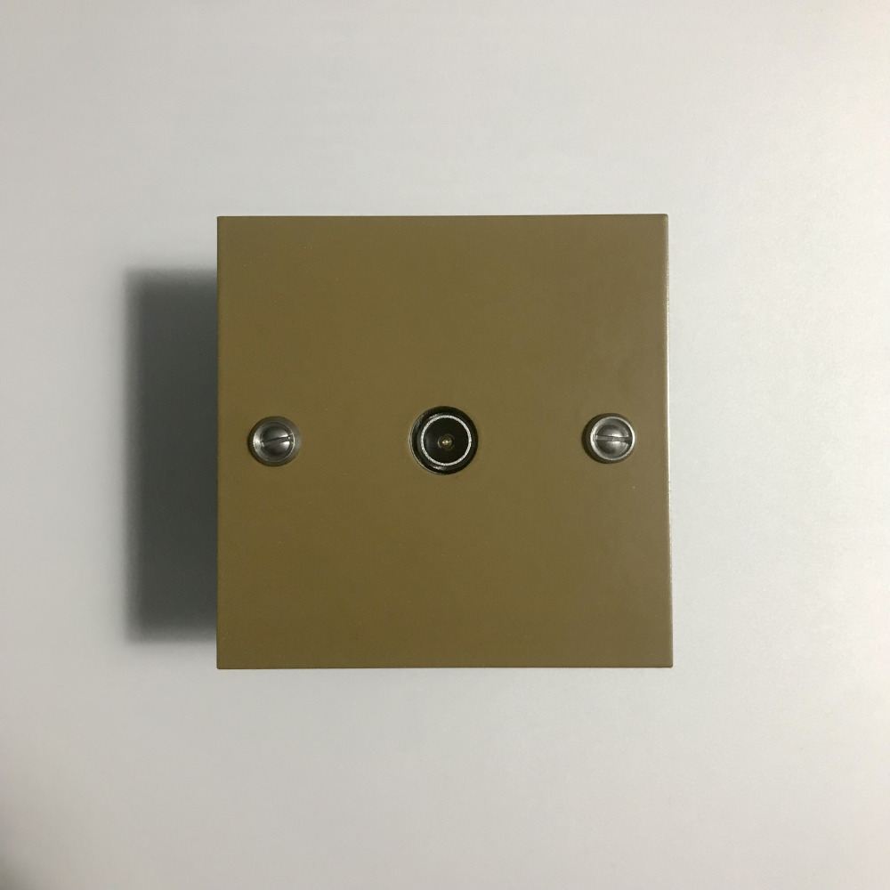 11bv4-TV-brun vert-1