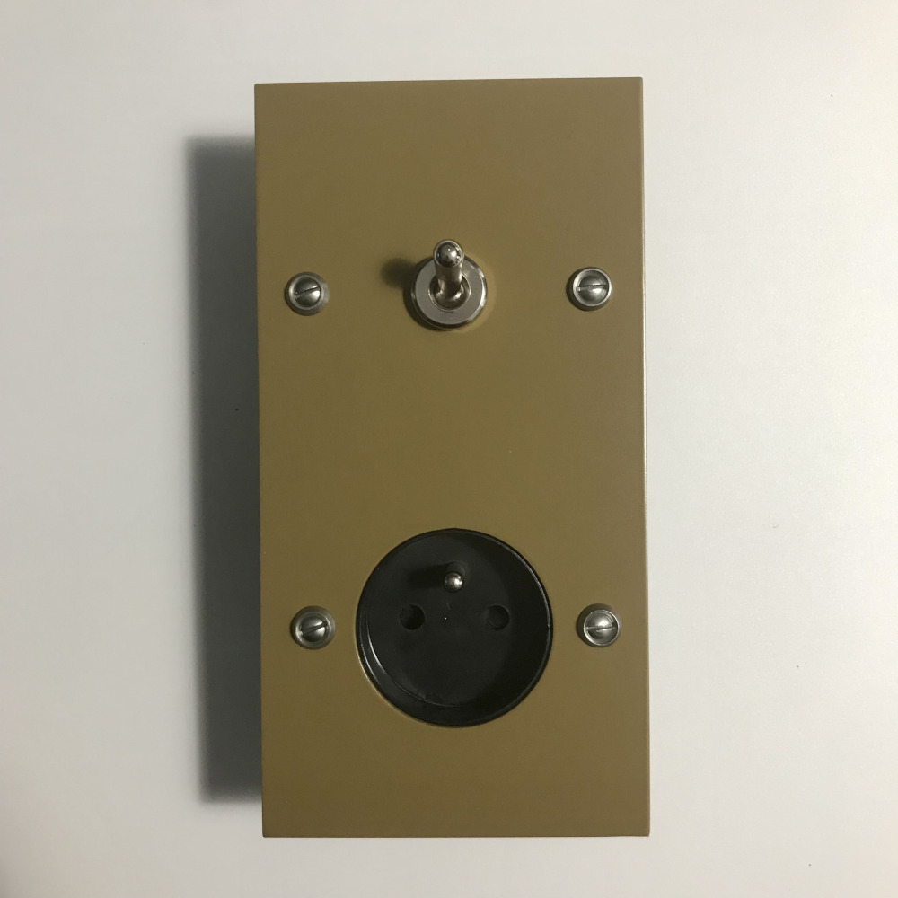 15bv4-interrupteur à levier-prise-brun vert-1