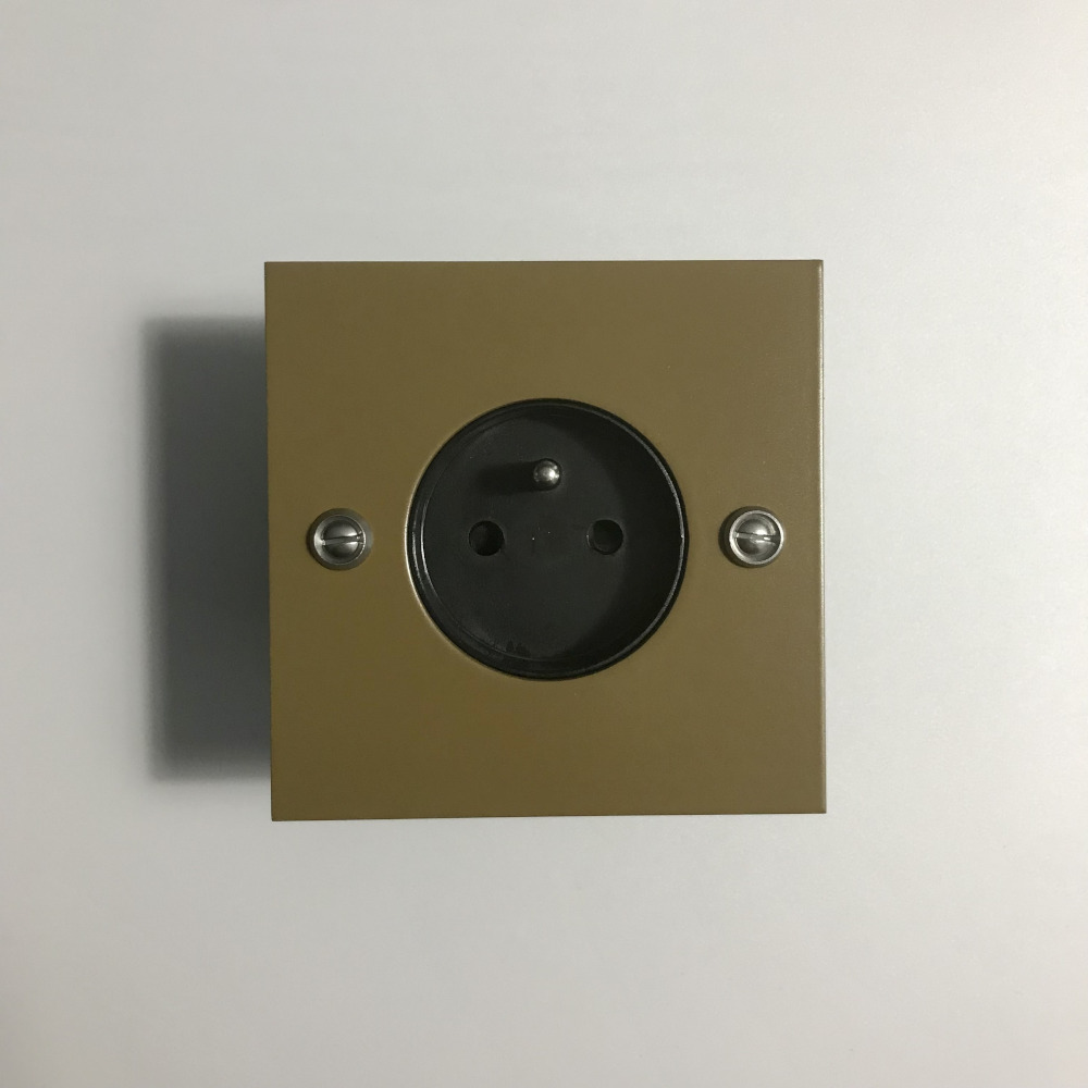 5bv4-prise-brun vert-1