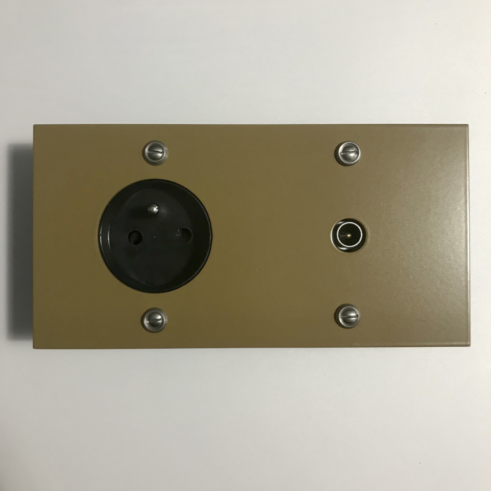 8bv4-prise-TV-brun vert-1